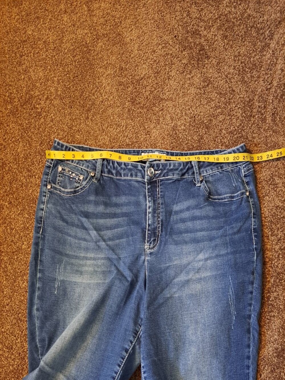 Est.1946 Denim Cropped Jeans With Rhinestone Embellished Flap Pockets - Picture 6 of 10